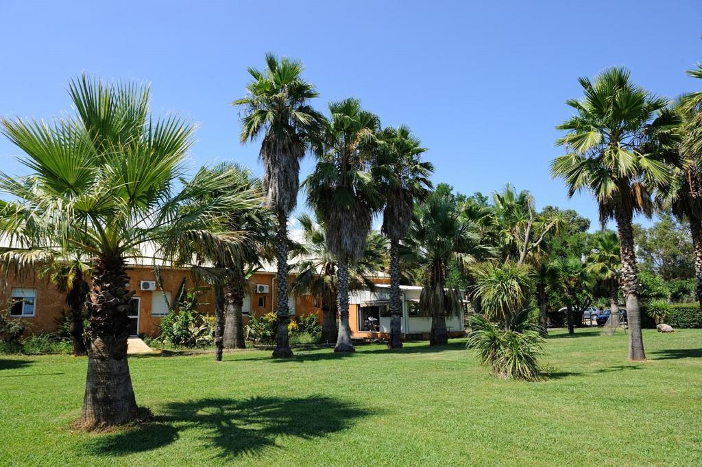 Le Banana'S Hotel Aléria Buitenkant foto
